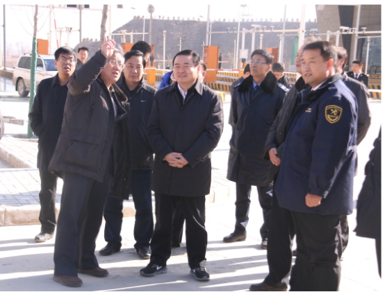 省委副书记、、省长郝鹏视察青海曹家堡保税物流中心